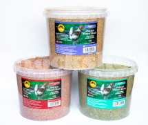 FELDY BERRIES CHICKEN PECKER BLOCK 3.5KG FELDY BERRIES CHICKEN PECKER BLOCK 3.5KG