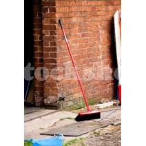GORILLA BROOM® 30CM HEAD & HANDLE RED GORILLA BROOM® 30CM HEAD & HANDLE RED